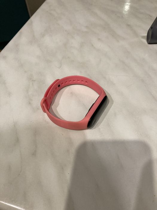 Браслет який вимірює кроки