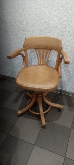 Krzesło drewniane obrotowe Thonet
