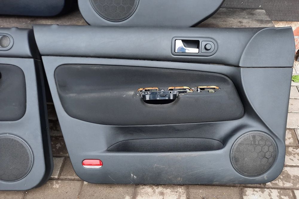 boczki drzwi tył vw bora golf iv kombi