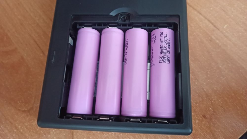 Безперебійник для інтернету + пауербанк.