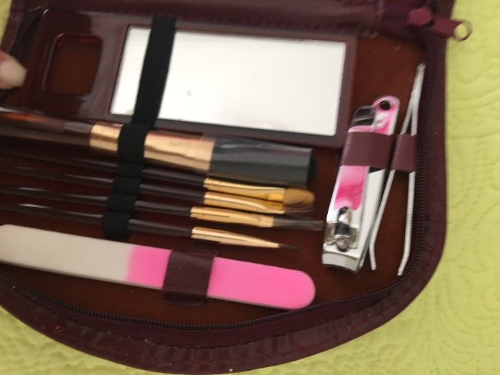 Estojo de cuidados de corpo em pele