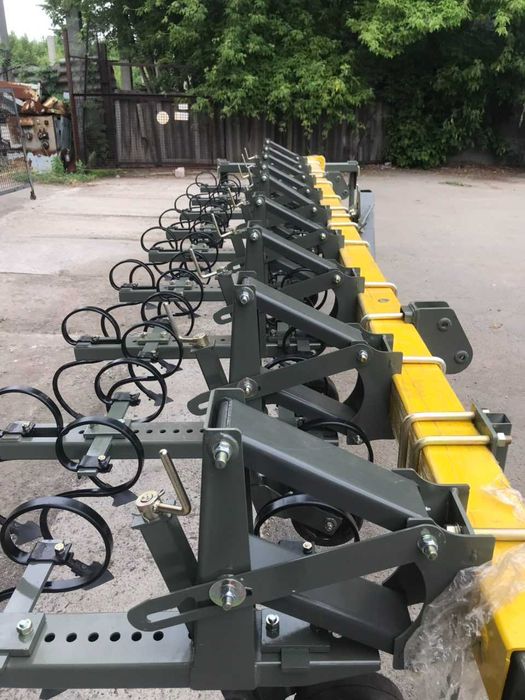 Культиватор прополюючий (просапний) універсальний КПУ-5,6