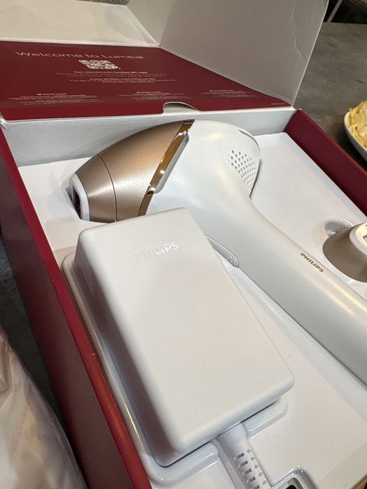 Philips Lumea IPL Hair Removal 9000 BRI955