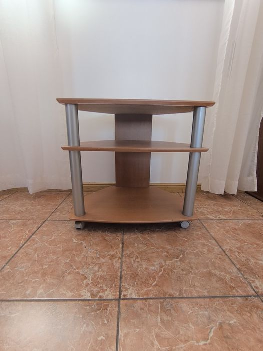 Móvel para TV com prateleira