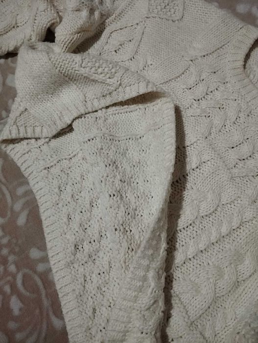 Camisola de malha branca da Bershka