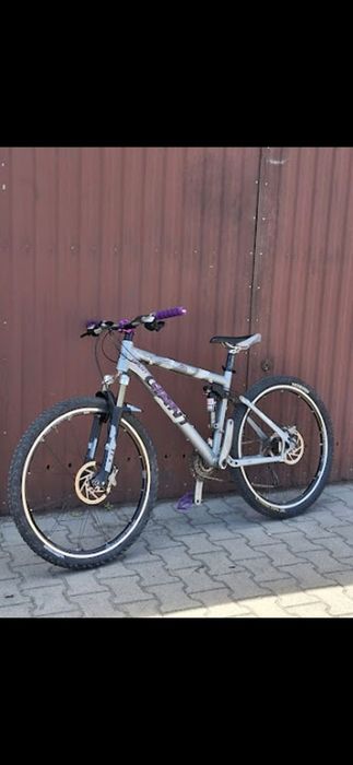 Full giant 9kg  enduro custom