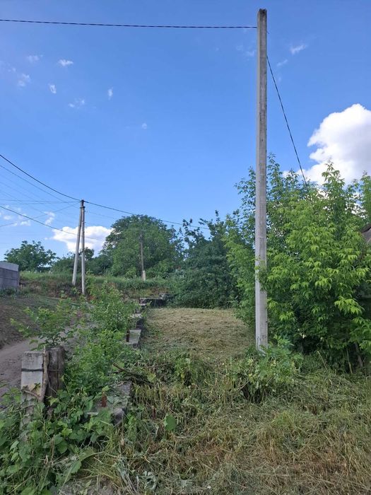Продаж земельної ділянки із старим будинком в с.Будки
