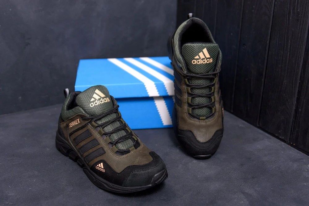 Кроссовки кожаные мужские цвета хаки демисезонные adidas