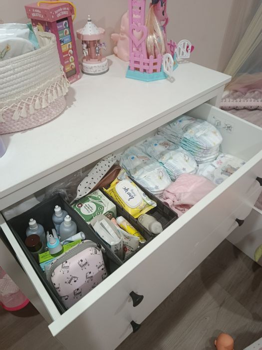 Cómoda HEMMES Ikea