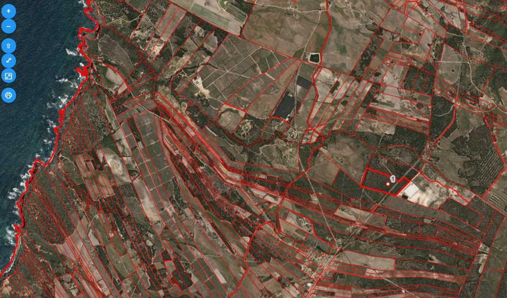 Terreno Com 67.000 m2 - Odeceixe / Algarve