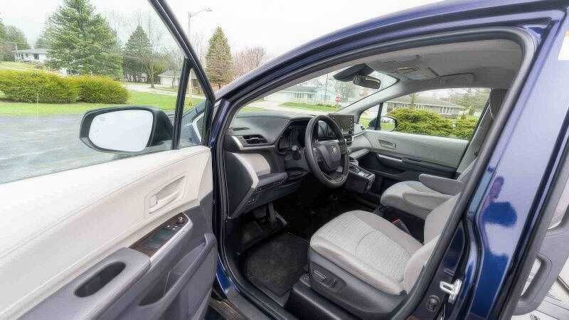 2023 Toyota Sienna LE 8-Passenger