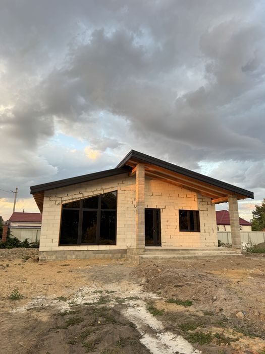 Продам будинок м.Славута 127кв.м. 10сотих землі.