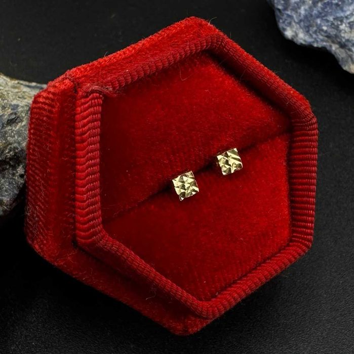 Złote Kolczyki Kostki Wkrętki Próba 585 Waga 1.01g (J)