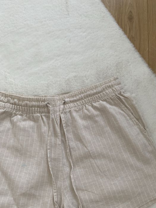 Beżowe krótkie spodenki w paseczki materiałowe S 36 H&M basic