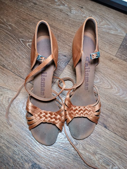 Туфлі для латиноамериканської програми. Талісман .