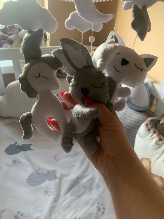 Мобіль з фетру з тримачем і музичним блоком для ліжечка