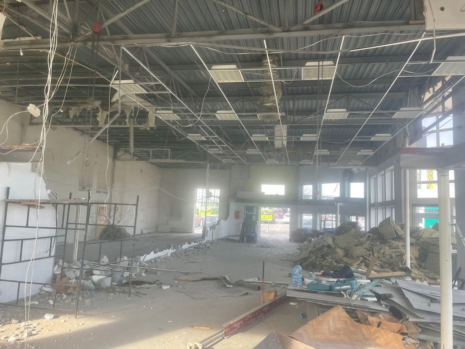 Wyburzenia i rozbiórki ścian skuwanie tynków posadzek kafli betonu gk