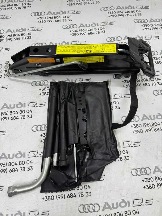 Домкрат  в комплекті Audi Кью кю q5 Q5 2008-2017 8R0011031E