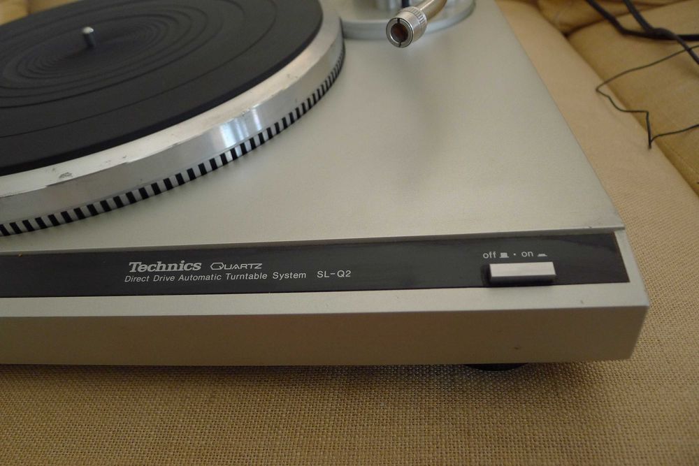 Gira Discos Technics SL-Q2