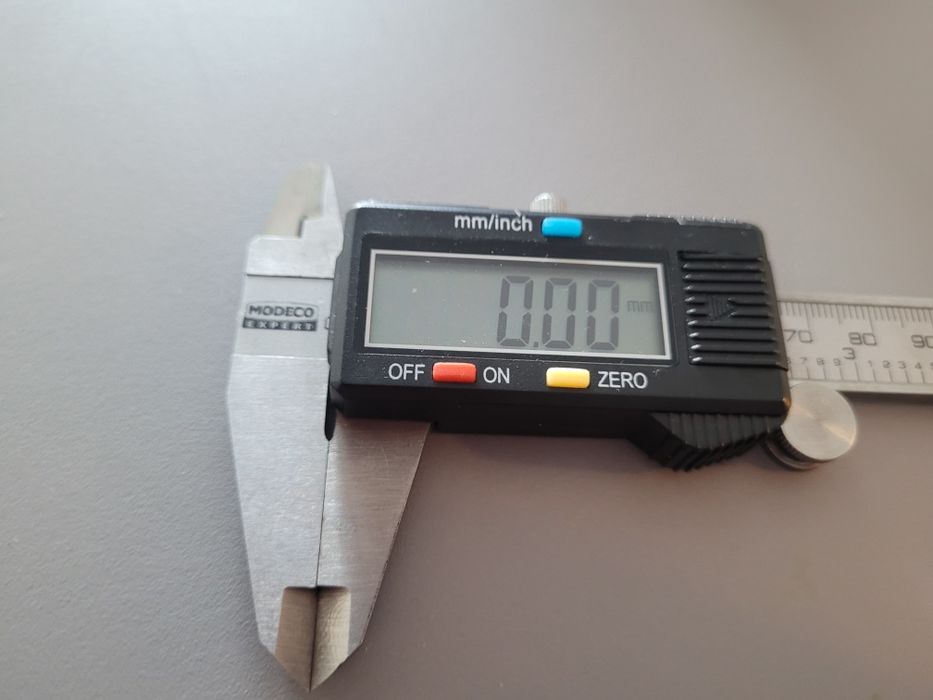Suwmiarka elektroiniczna 150