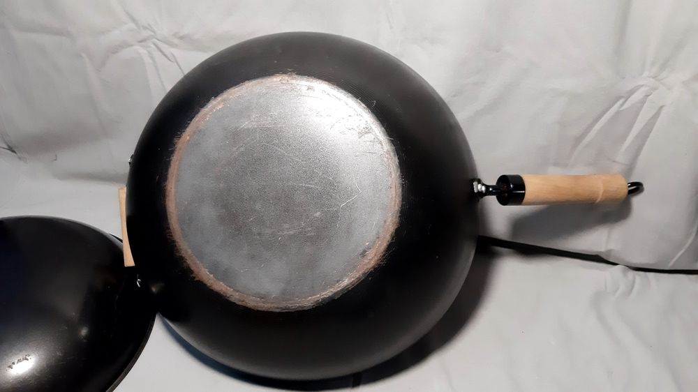 Wok grande em bom estado