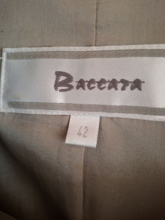 Garsonka damska rozmiar 42  jak na zdjeciach.