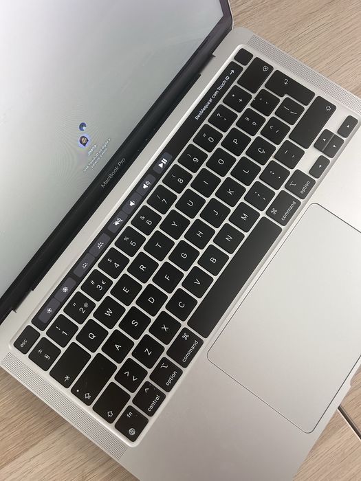 MacBook Pro 13” (2020) – Chip M1 | Excelente Estado