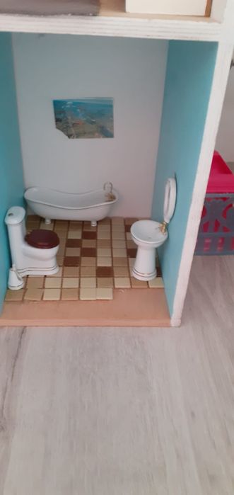 Domek drewniany dla lalek