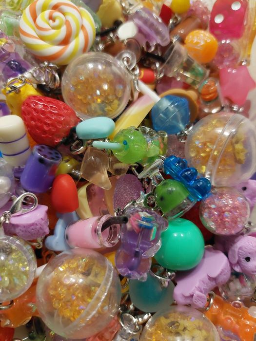 Charmsy hobby horse losowe 200szt nowe