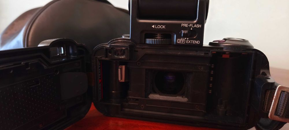 Fuji FZ-3000 Zoom Date - Analógica- IMPECÁVEL