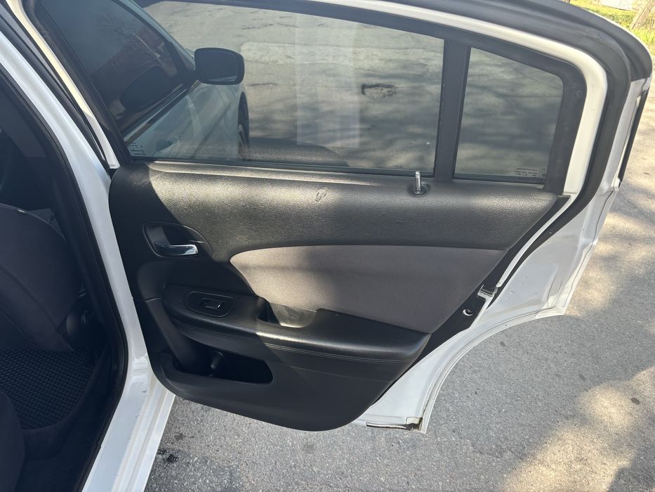 Chrysler 200 2012 год