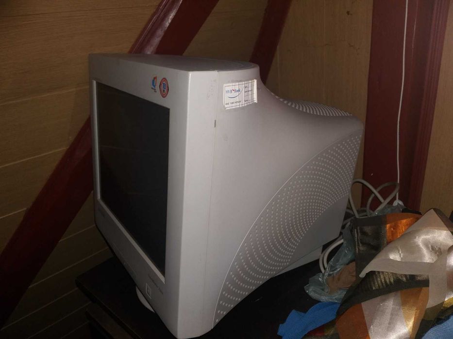 Монітор SAMSUNG SyncMaster 757NF