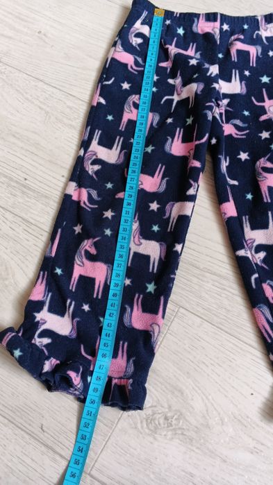 Пакет одягу для дівчинки 98-104 см жилетка , штани, кофти