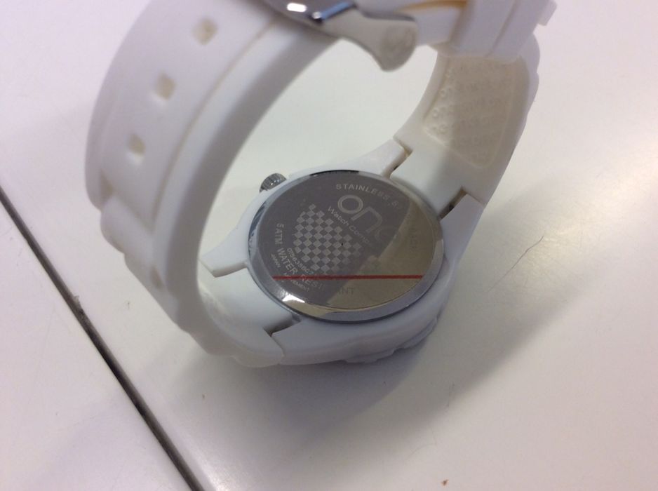 Dois relogios de menina One