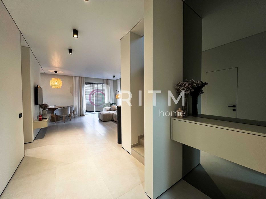 Продається сучасний будинок з ремонтом та повним укомплектуванням!!