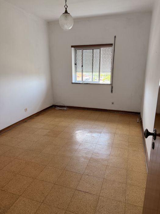 Arrenda-se apartamento