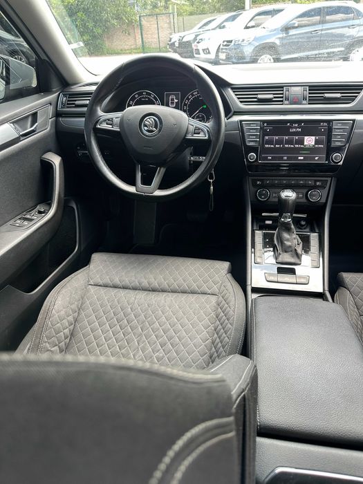 Продам Skoda Superb 2016 рік можлива розстрочка,кредит,обмін!