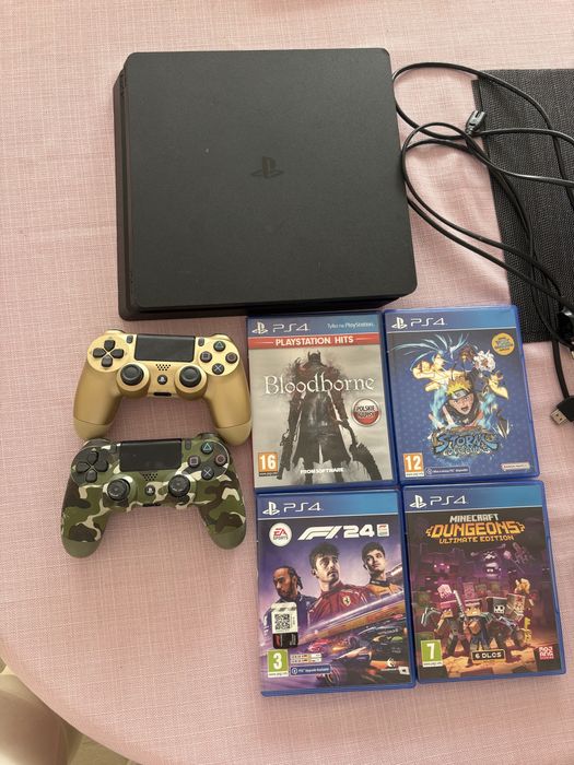 Playstation 4 500 GB + 2 pady graits gry
