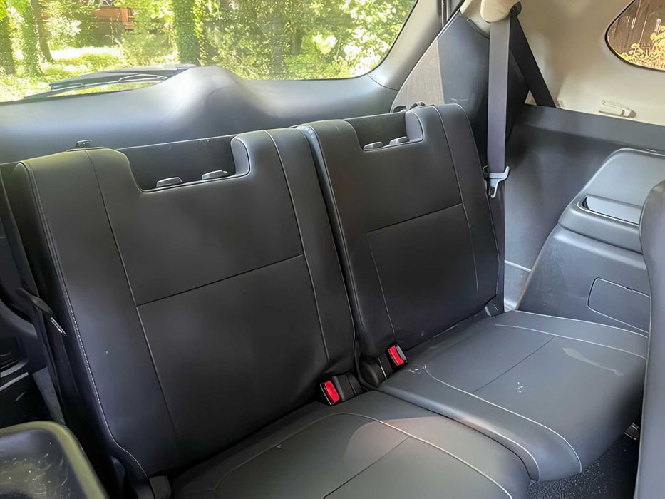 Mitsubishi Outlander      2020