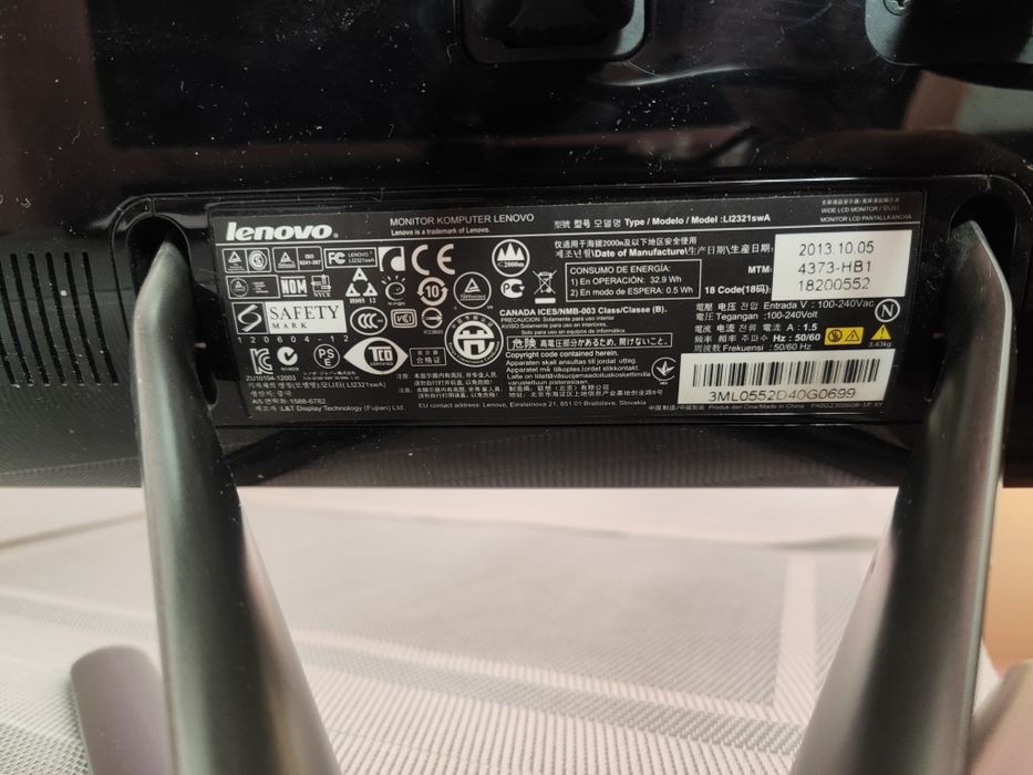 Монітор Lenovo 23 дюйми з вбудованим колонками!