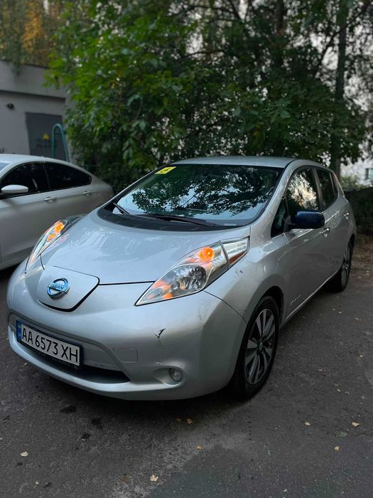 Nissan Leaf 2015 • SV Premium • 24 кВт·год • 94 тис. км • BOSE • 360°