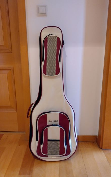 Softcase guitarra elétrica thomman novo. Excelente case.