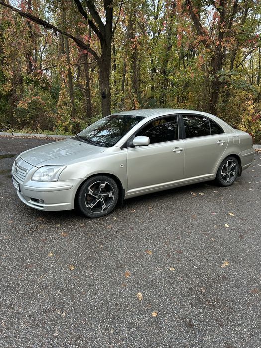 Toyota avensis..