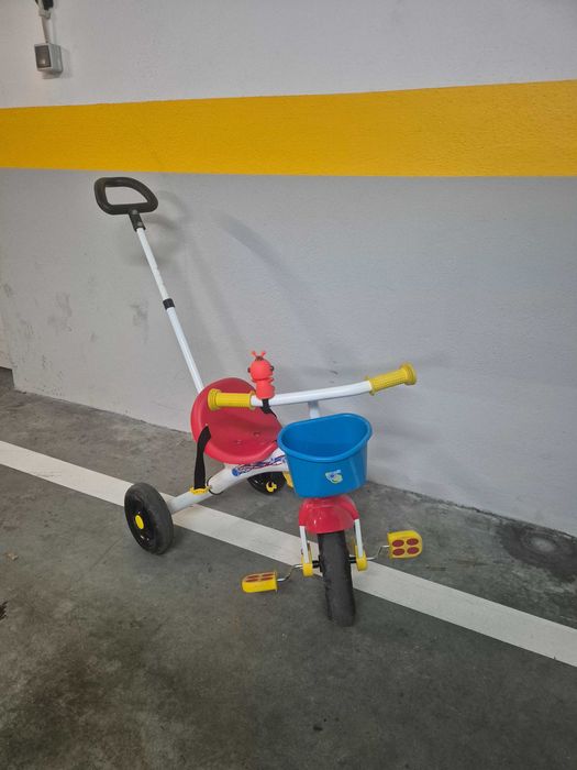 Triciclo em bom estado