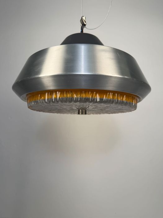 Lampa wisząca Space Age, aluminium i szkło bursztynowe, lata 70.
