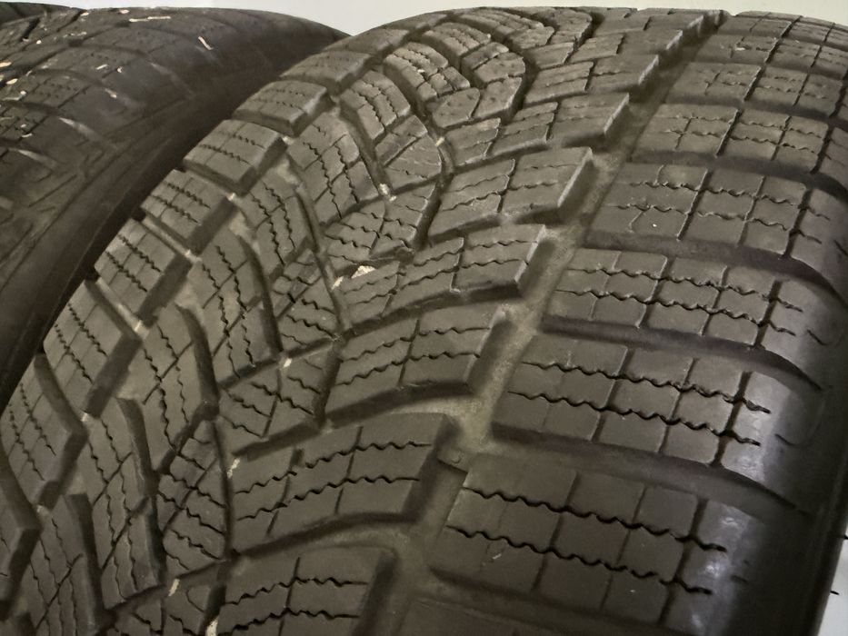 Koła zimowe do BMW 3 4 g20 g21 g22 225/50 R17 DOT3723 RunFlat * ho