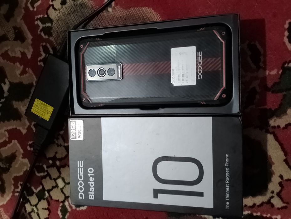Продам телефон DOOGEE Blade10