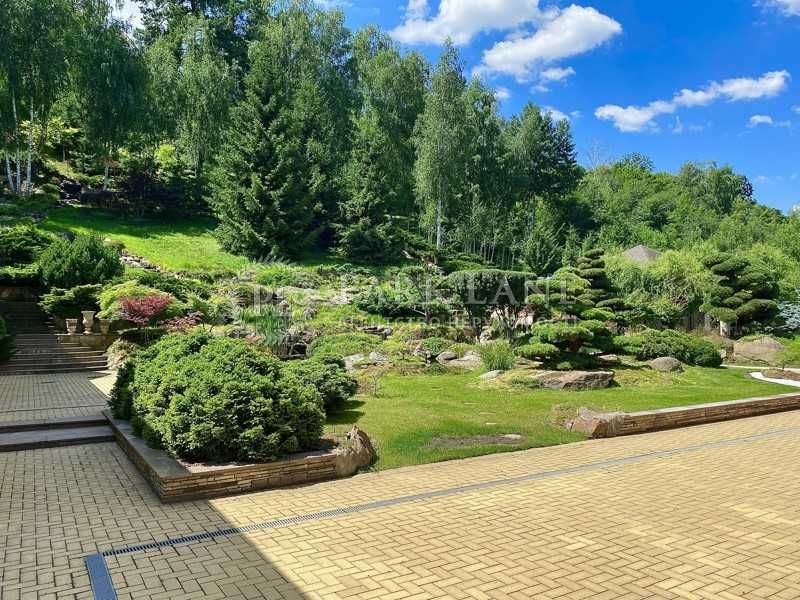 Продам Резиденцію в Лісниках з власним парком та озером Обухівський