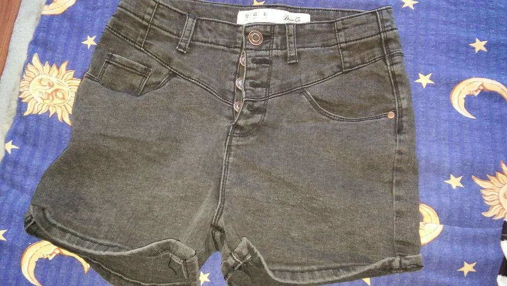 Krotkie spodenki r.L 40 wyzszy stan lycra zaproponuj cene