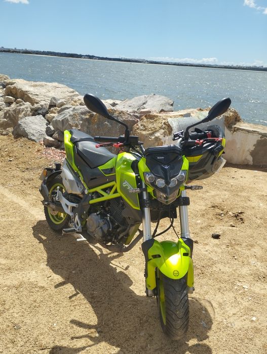 Mota Benelli TNT 125